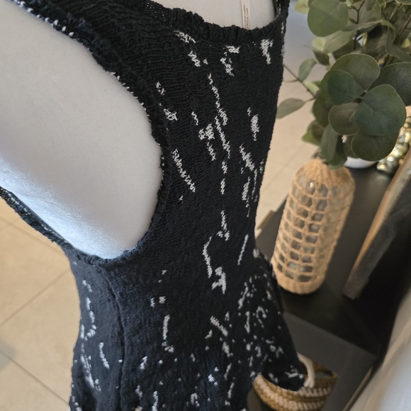 Free People Women’s Flared Bohemian Scoop Stylish Black And White Sweater Top M - Picture 6 of 10